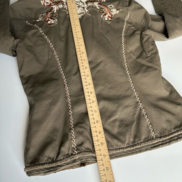 Love Stitch Green Blazer with Tailored Fit - Picture 9 of 9